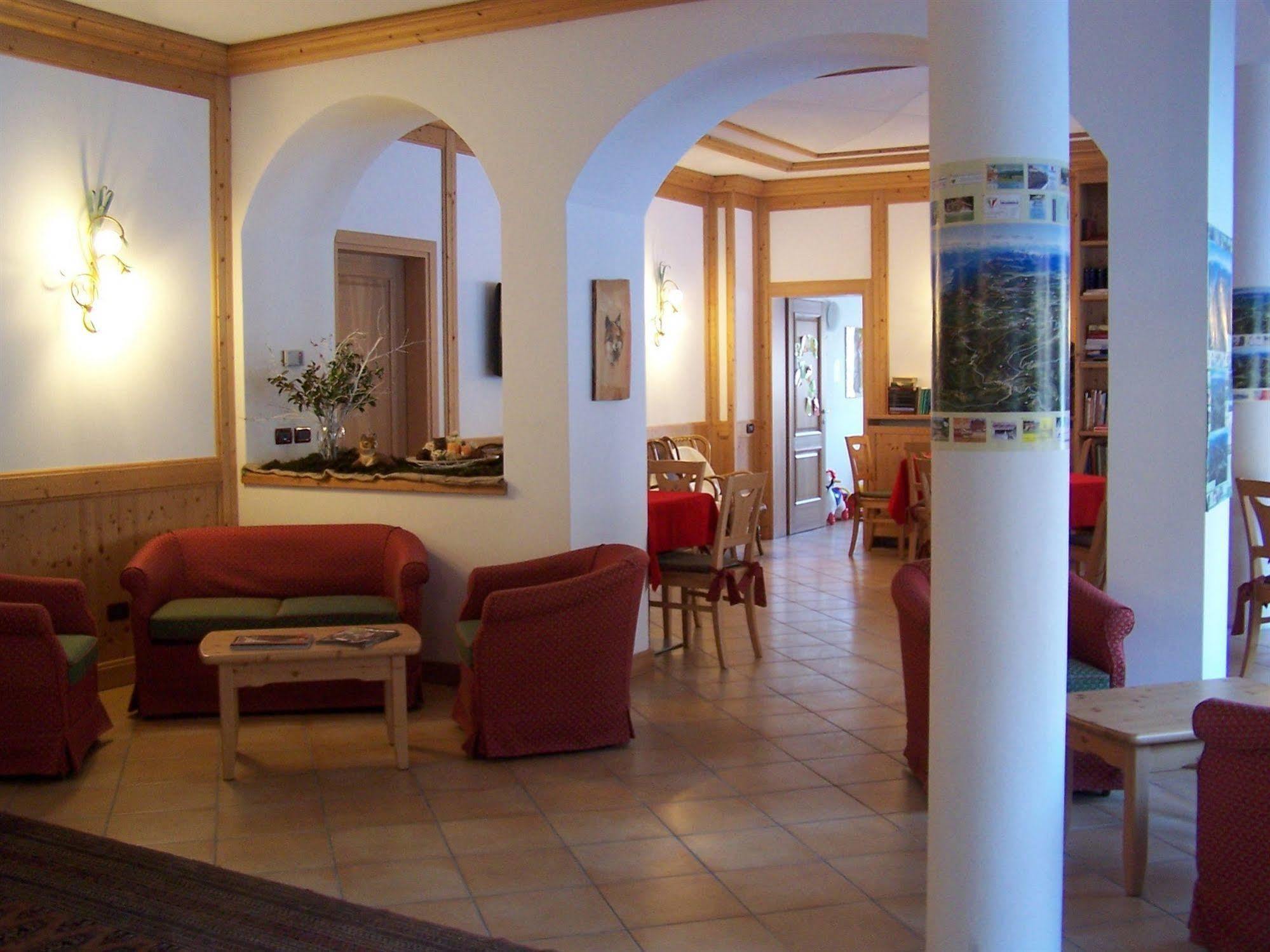 Tana Della Volpe Aparthotel Lavarone Exterior photo